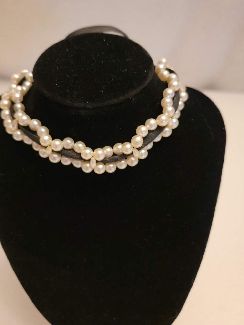 Elegant White Pearl Choker Necklace - Classic Women's Jewelry 29"